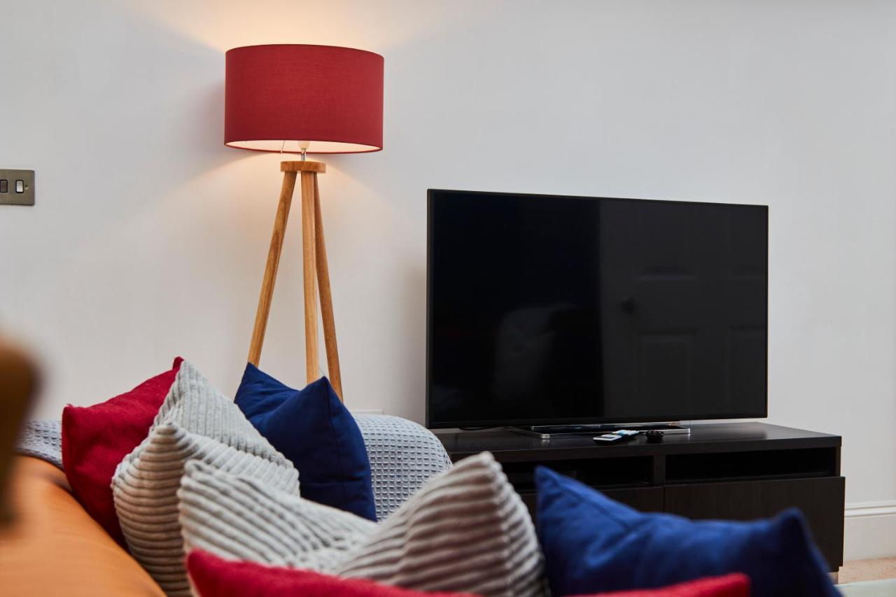 Boutique Bath Apartment Free Parking ภายนอก รูปภาพ